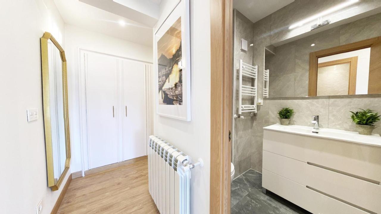 Paradise Luxurious Flat, Free Parking, 3 Double Rooms, Terrace, Jacuzzi, Fully Renovated 圣塞瓦斯蒂安 外观 照片
