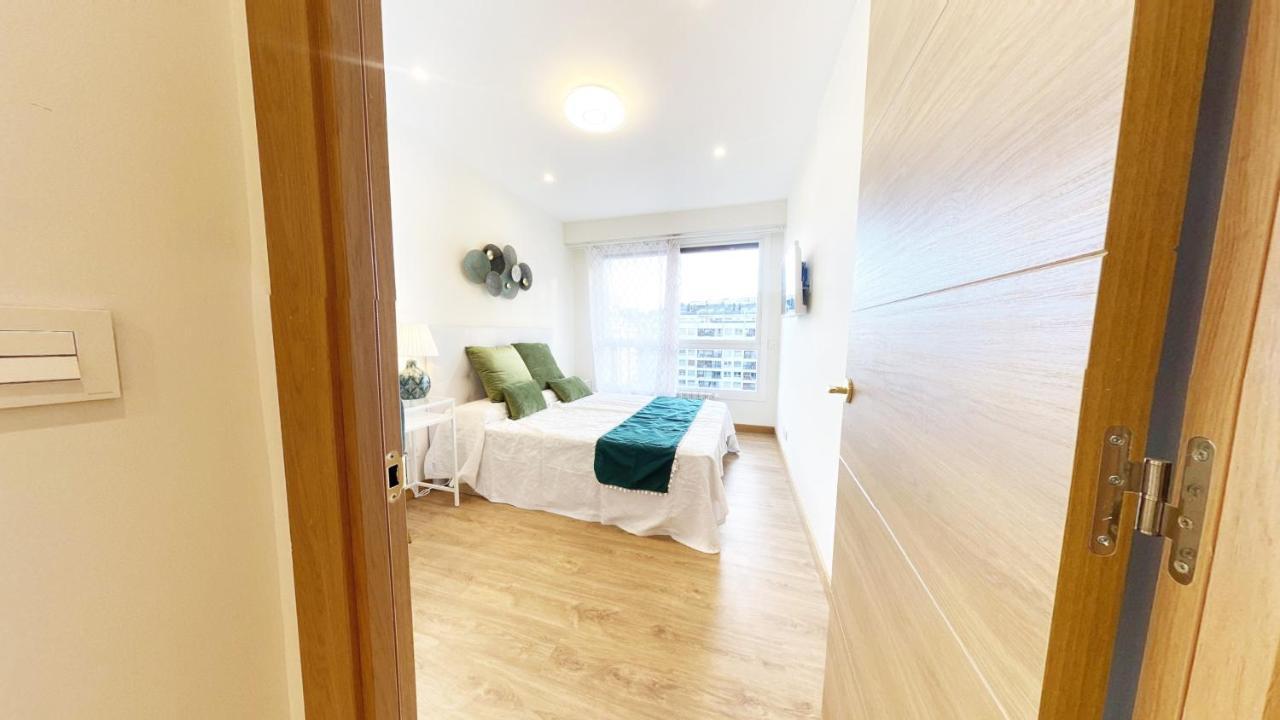Paradise Luxurious Flat, Free Parking, 3 Double Rooms, Terrace, Jacuzzi, Fully Renovated 圣塞瓦斯蒂安 外观 照片