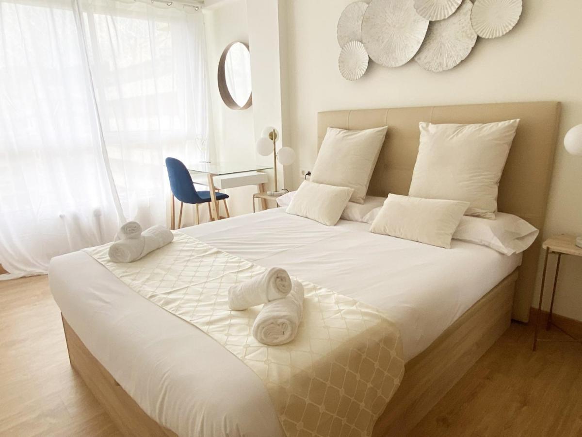 Paradise Luxurious Flat, Free Parking, 3 Double Rooms, Terrace, Jacuzzi, Fully Renovated 圣塞瓦斯蒂安 外观 照片